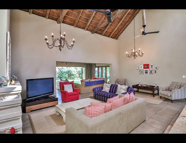 4 BEDROOM HOUSE FOR SALE IN LAKELAND ESTATE